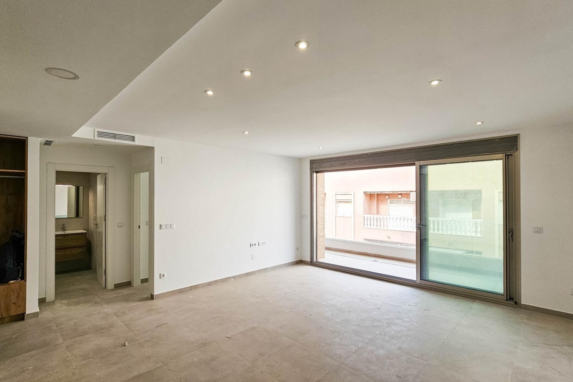 Sprzedaż - Apartament / Mieszkanie -
Torrevieja - Playa del Cura