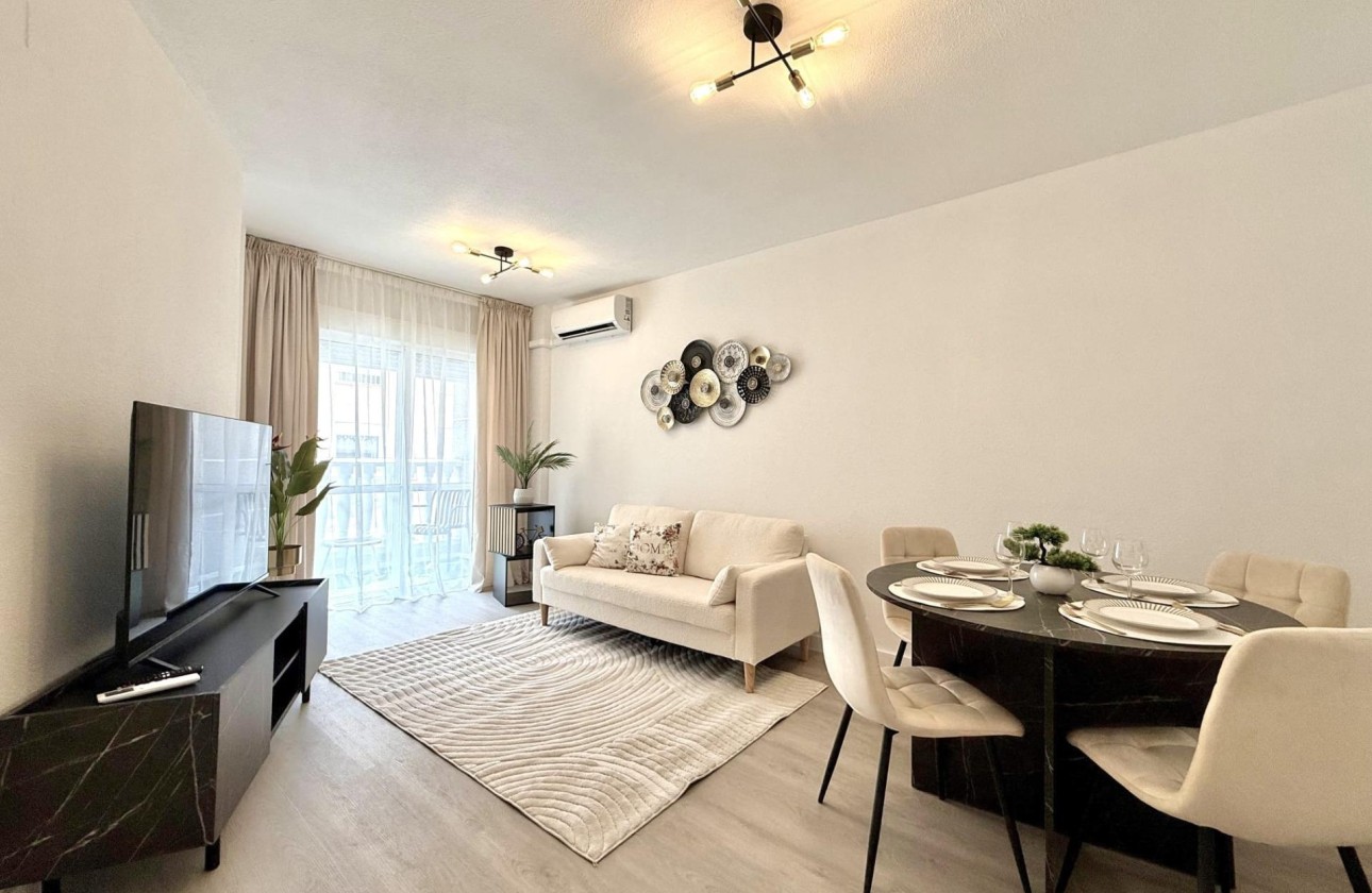 Sprzedaż - Apartament / Mieszkanie -
Torrevieja - Playa del Cura