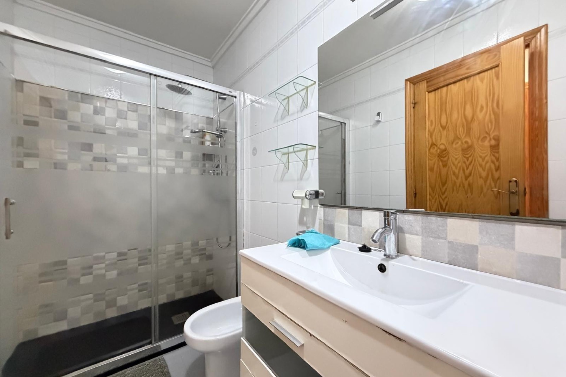Sprzedaż - Apartament / Mieszkanie -
Torrevieja - Playa del Cura