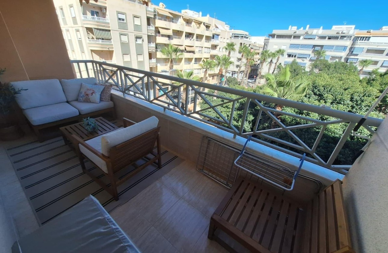 Sprzedaż - Apartament / Mieszkanie -
Torrevieja - Playa del Cura