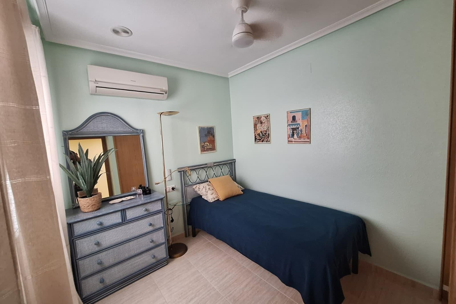 Sprzedaż - Apartament / Mieszkanie -
Torrevieja - Playa del Cura