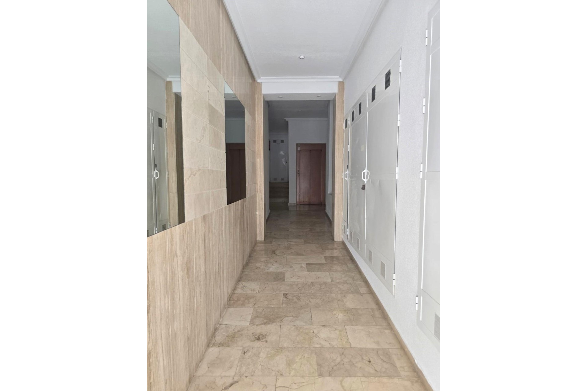 Sprzedaż - Apartament / Mieszkanie -
Torrevieja - Playa del Cura