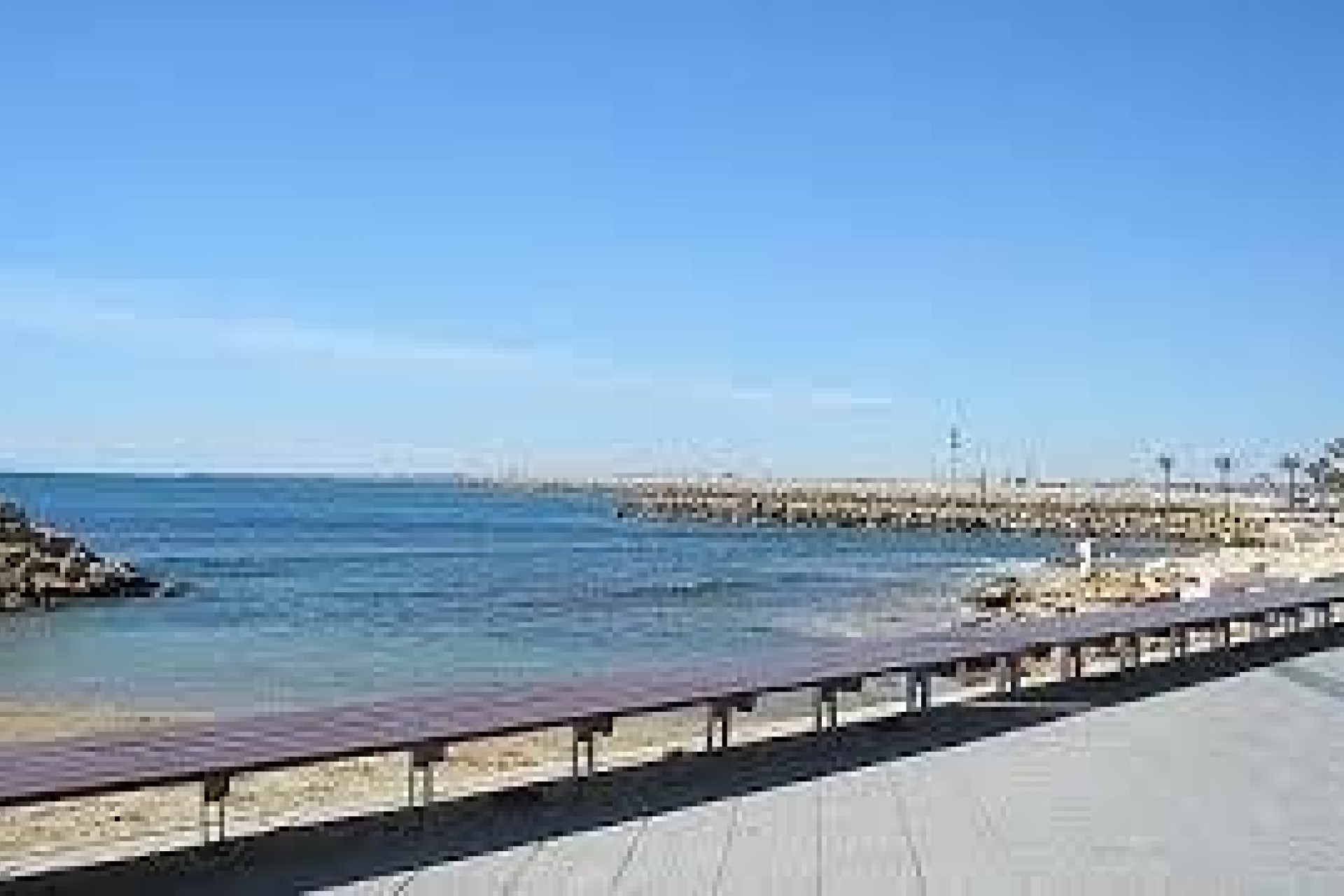 Sprzedaż - Apartament / Mieszkanie -
Torrevieja - Playa del Cura