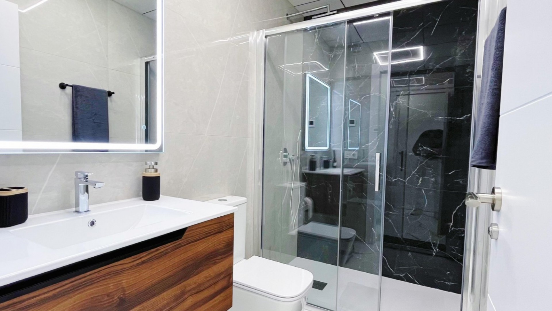 Sprzedaż - Apartament mieszkanie -
Torrevieja - Playa del Cura