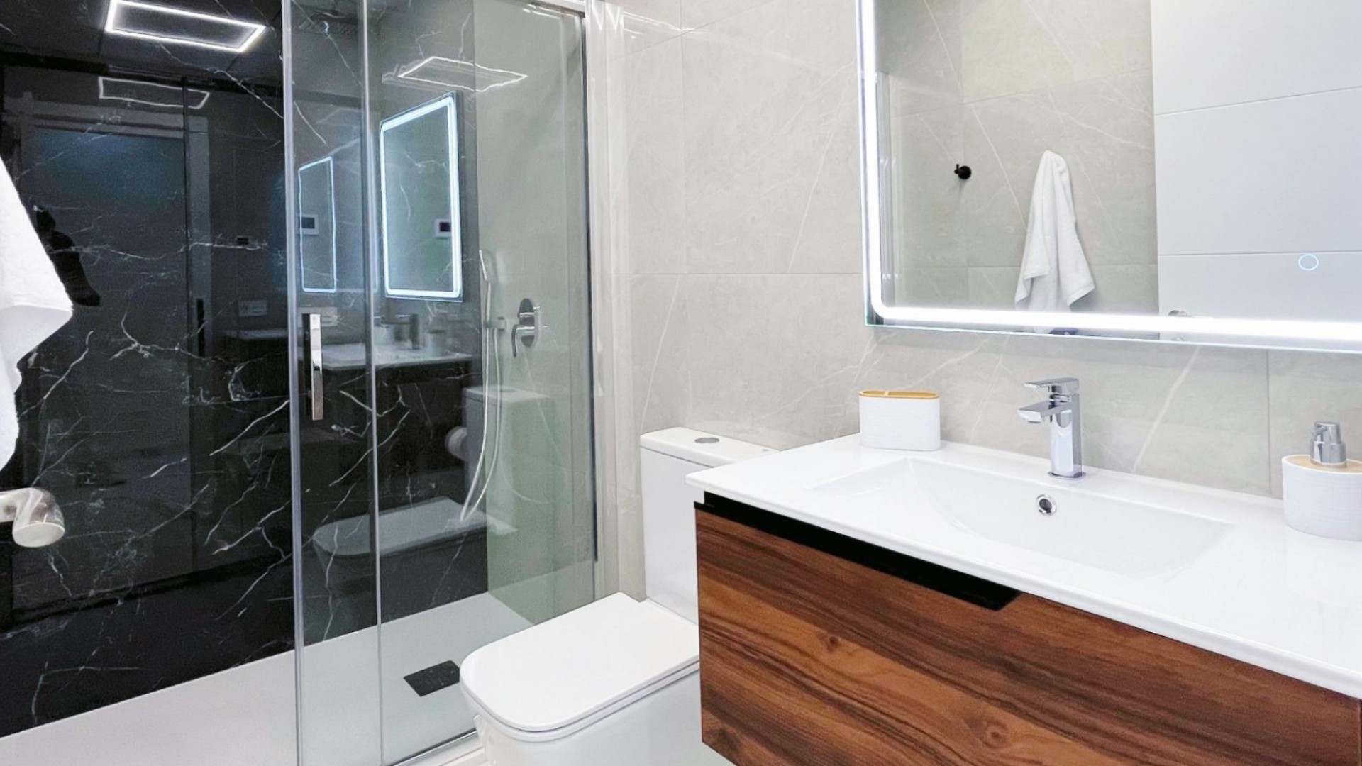 Sprzedaż - Apartament mieszkanie -
Torrevieja - Playa del Cura