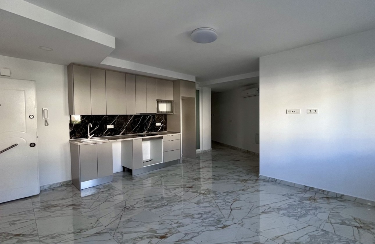 Sprzedaż - Apartament / Mieszkanie -
Torrevieja - PLAYA LOS LOCOS