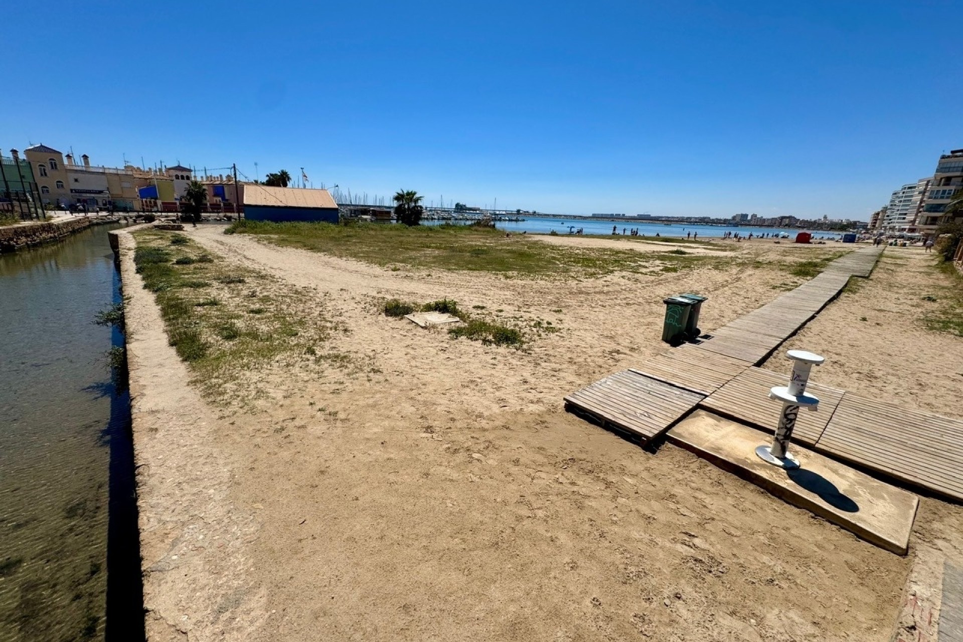 Sprzedaż - Apartament / Mieszkanie -
Torrevieja - Puerto Deportivo