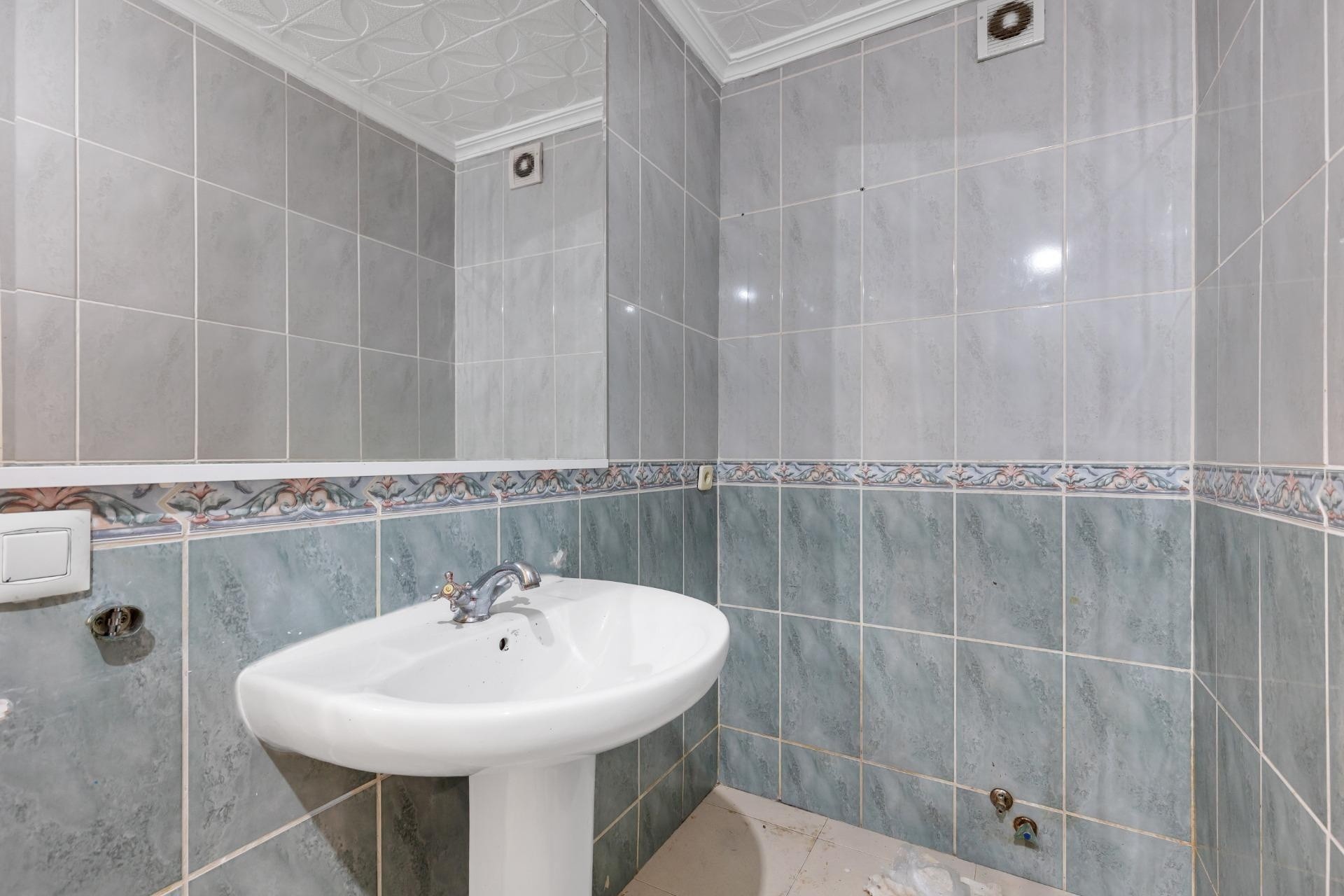 Sprzedaż - Apartament / Mieszkanie -
Torrevieja - Puerto Deportivo
