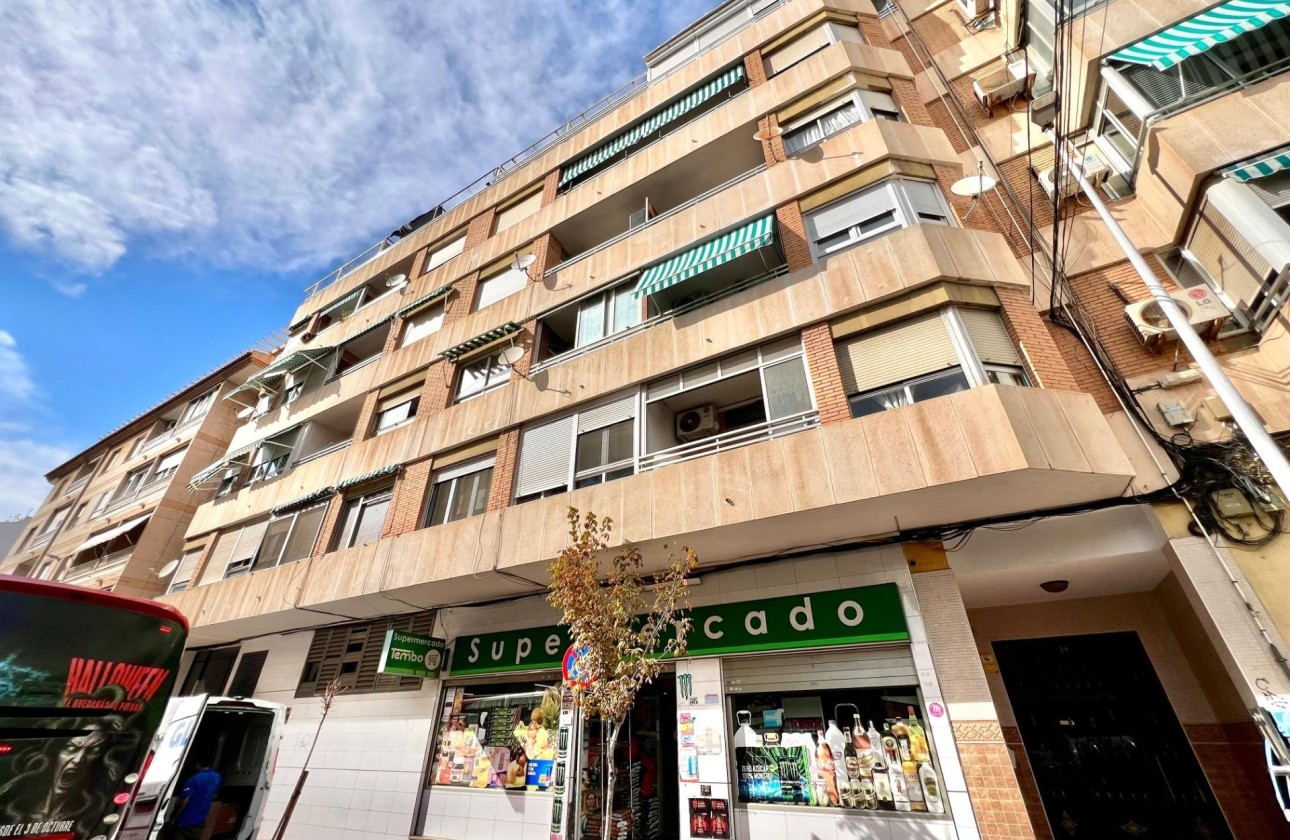 Sprzedaż - Apartament / Mieszkanie -
Torrevieja - Puerto Deportivo