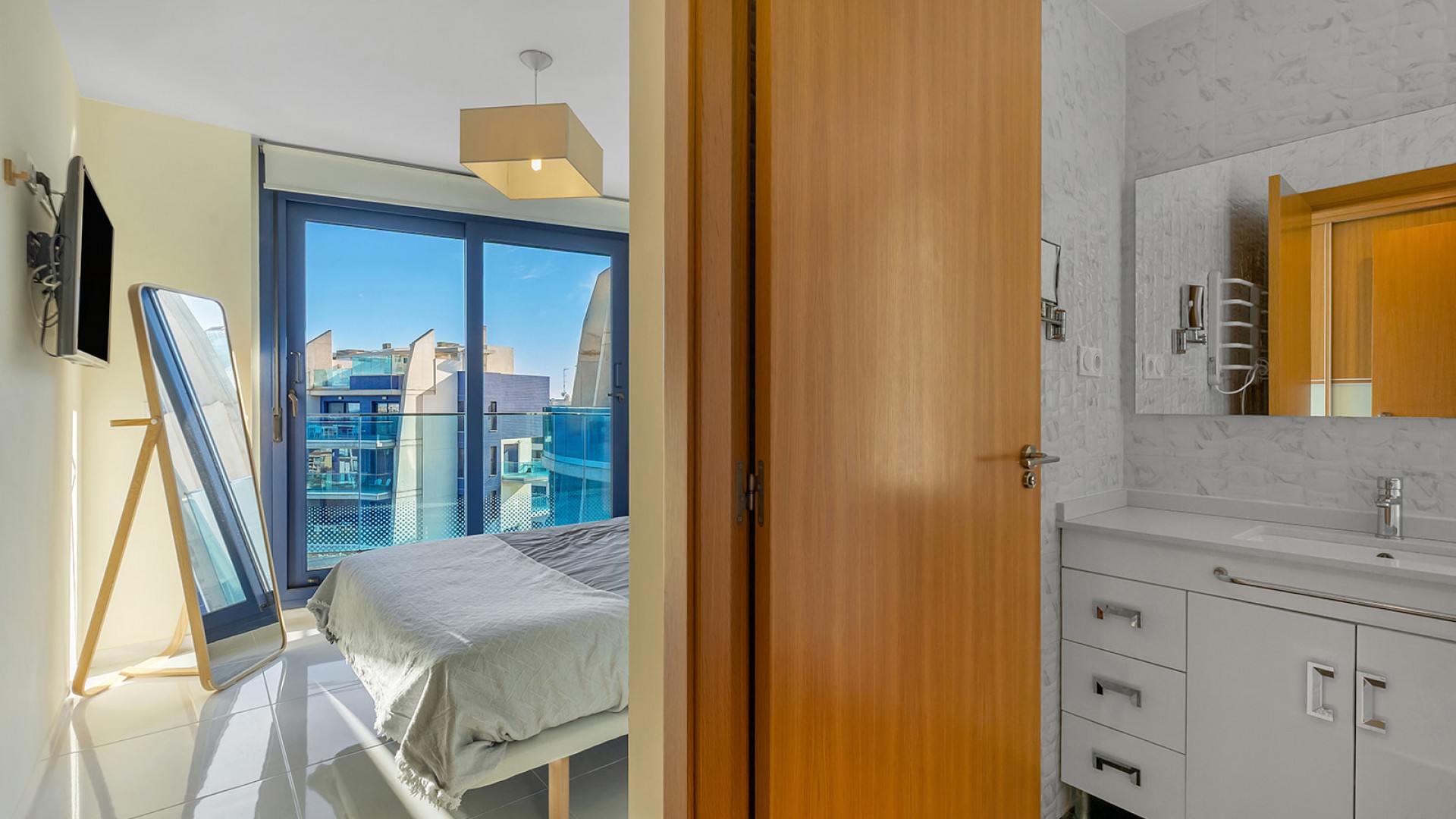 Sprzedaż - Apartament mieszkanie -
Torrevieja - Punta Prima