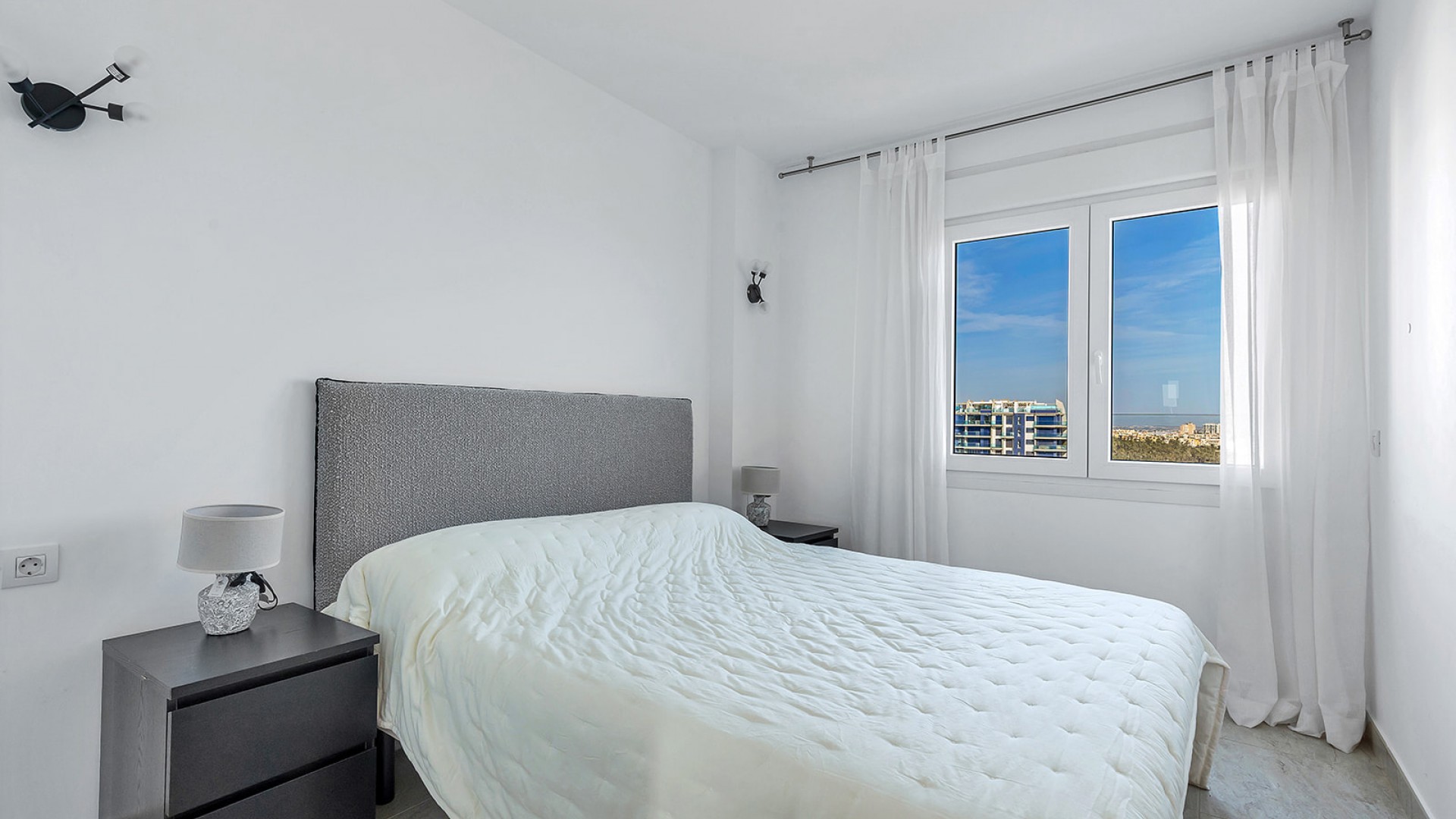 Sprzedaż - Apartament mieszkanie -
Torrevieja - Punta Prima