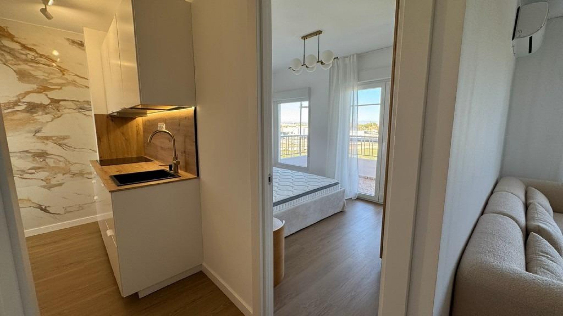 Sprzedaż - Apartament mieszkanie -
Torrevieja - Punta prima