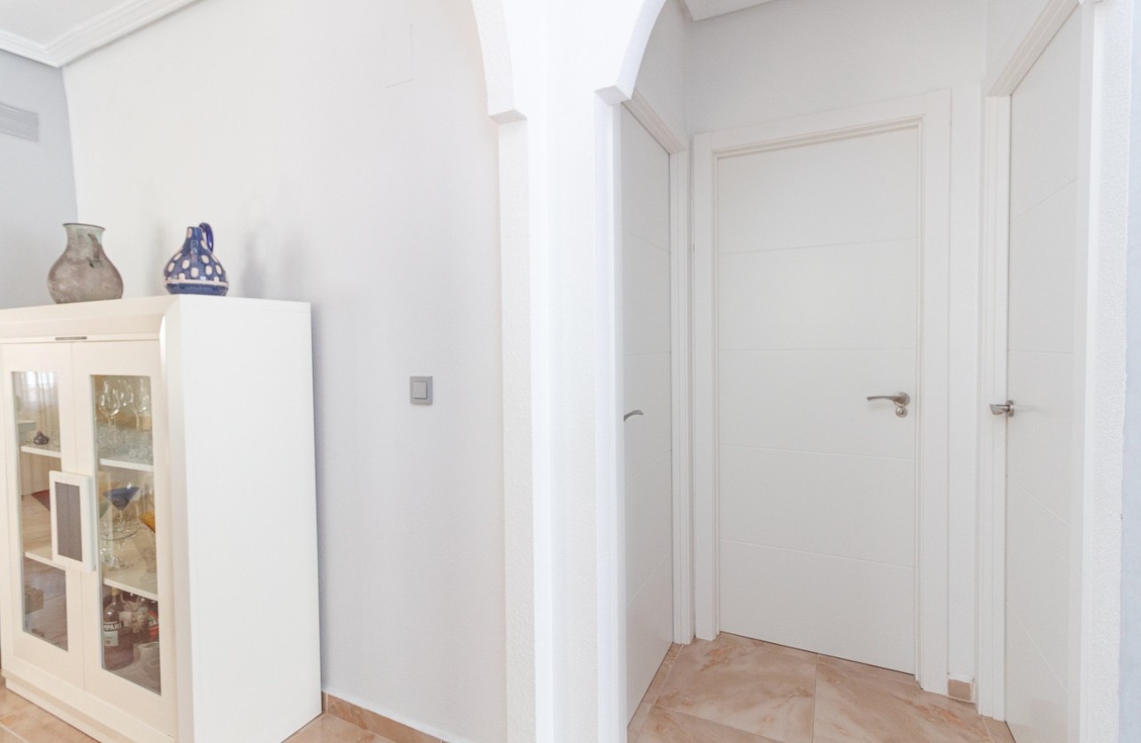 Sprzedaż - Apartament / Mieszkanie -
Torrevieja - Punta Prima