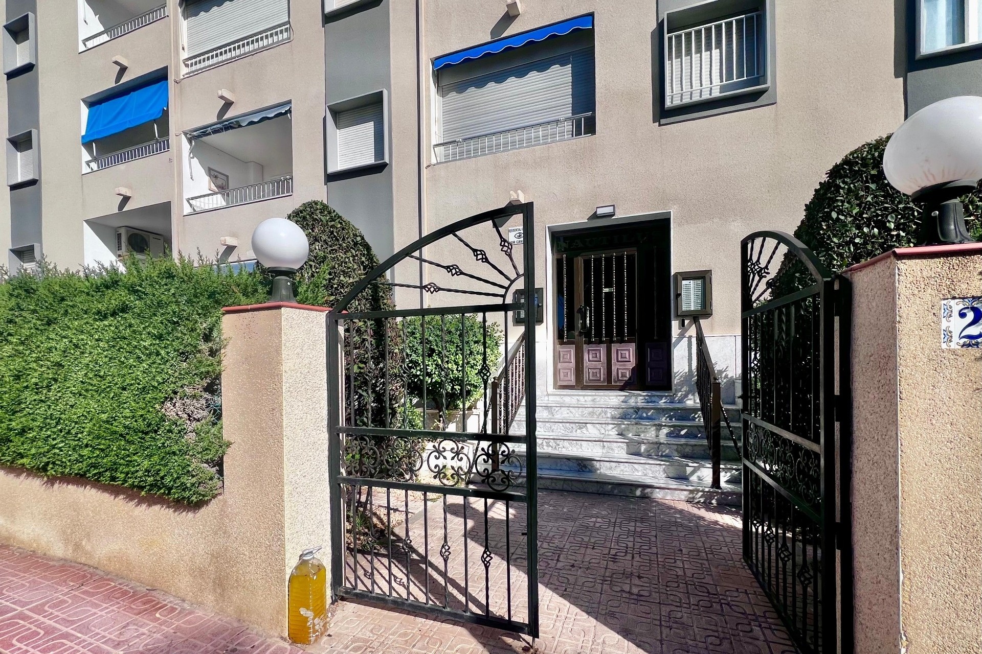 Sprzedaż - Apartament / Mieszkanie -
Torrevieja - Punta Prima