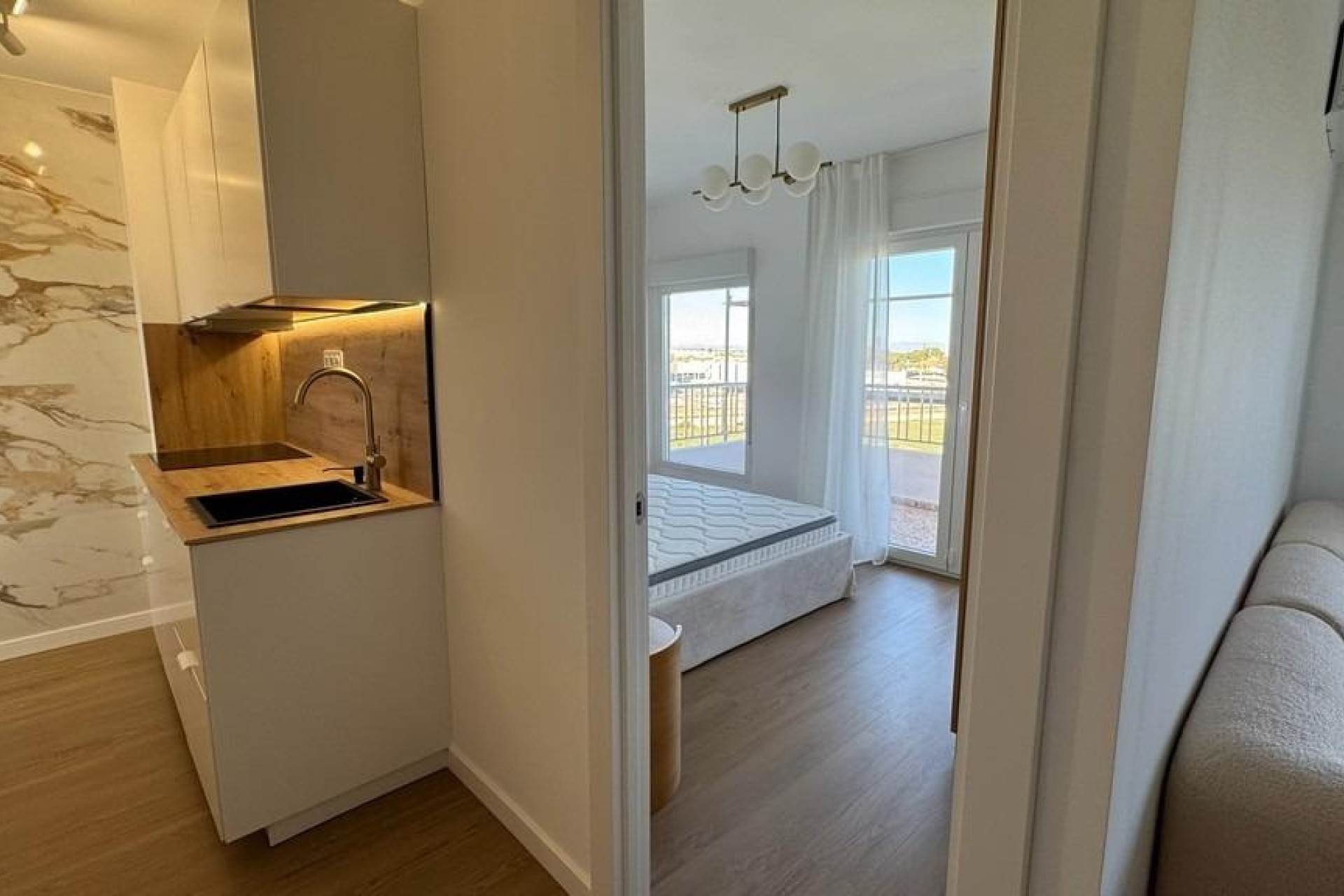 Sprzedaż - Apartament / Mieszkanie -
Torrevieja - Punta Prima