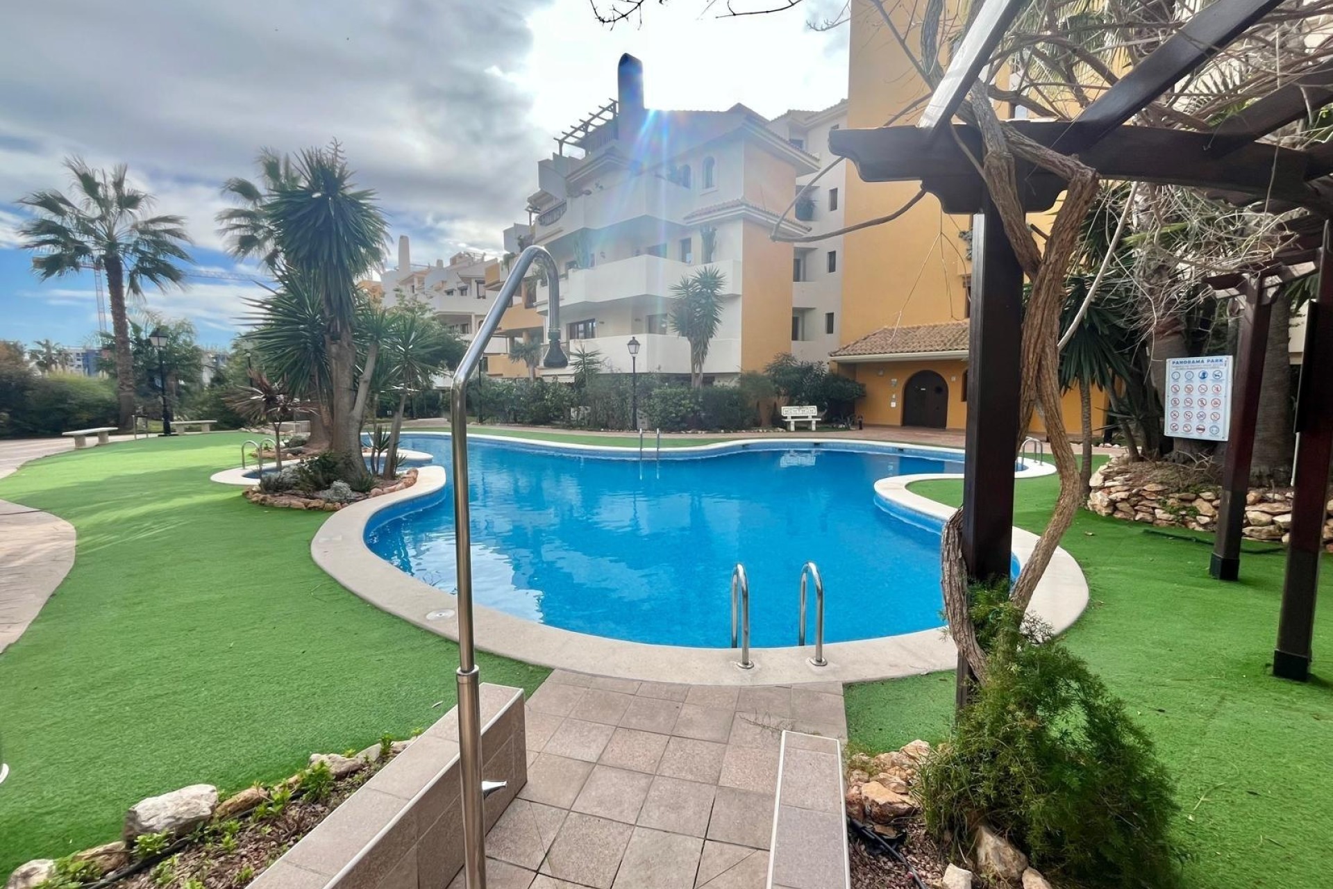 Sprzedaż - Apartament / Mieszkanie -
Torrevieja - Punta Prima