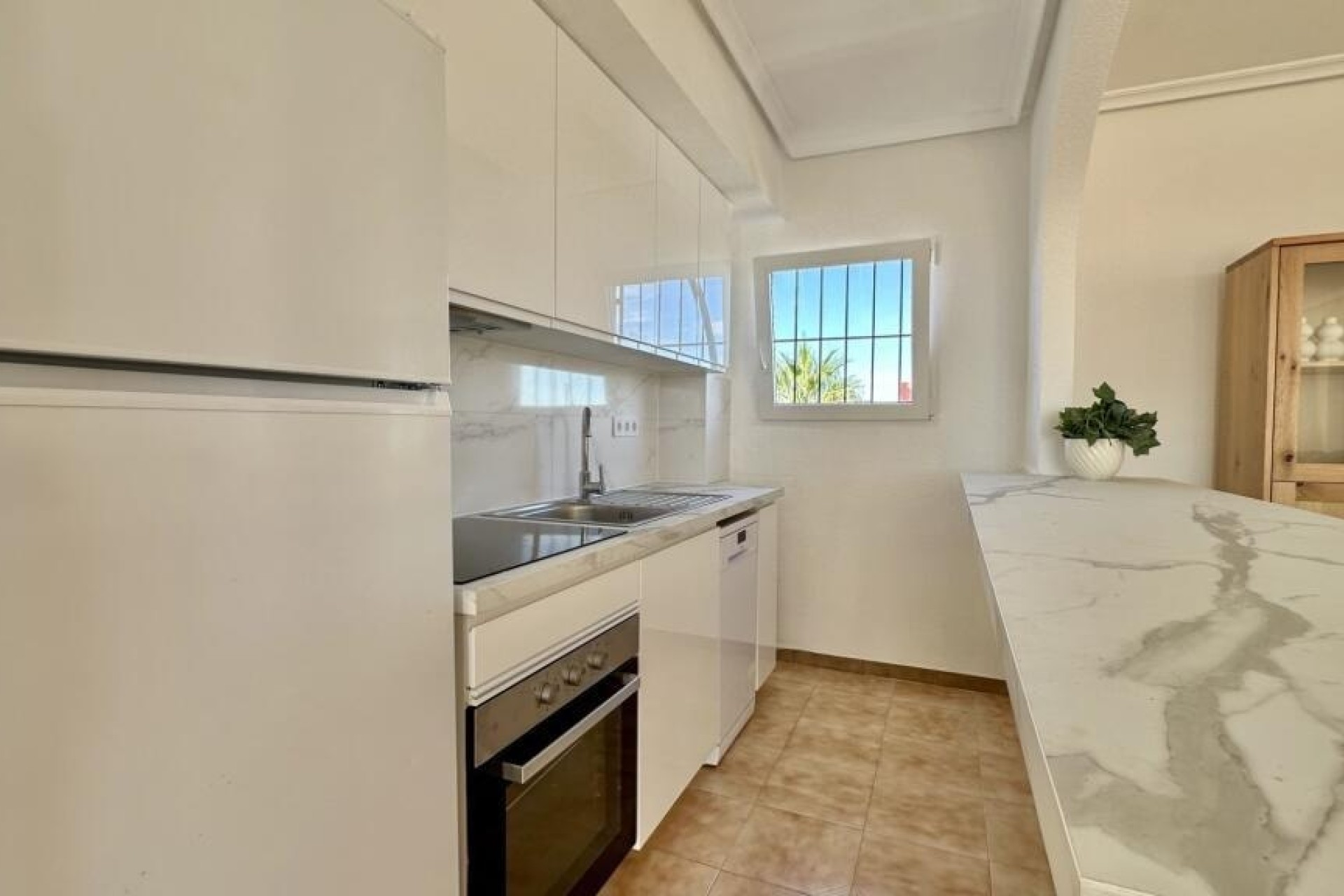 Sprzedaż - Apartament / Mieszkanie -
Torrevieja - Punta Prima