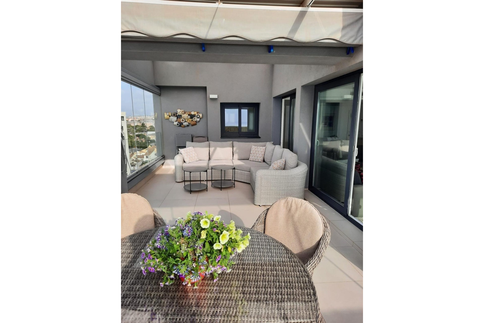 Sprzedaż - Apartament / Mieszkanie -
Torrevieja - Punta Prima