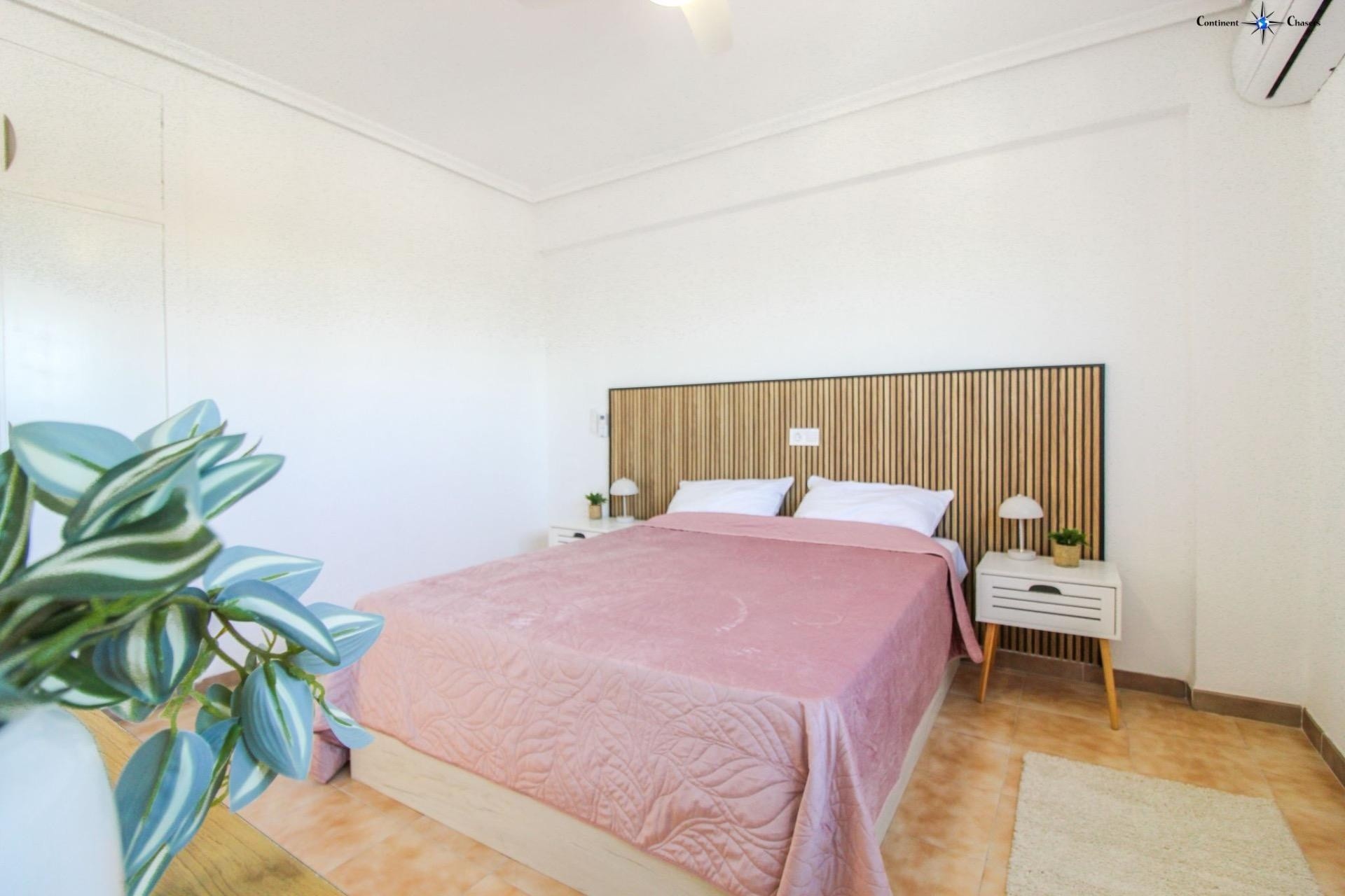 Sprzedaż - Apartament / Mieszkanie -
Torrevieja - Punta Prima