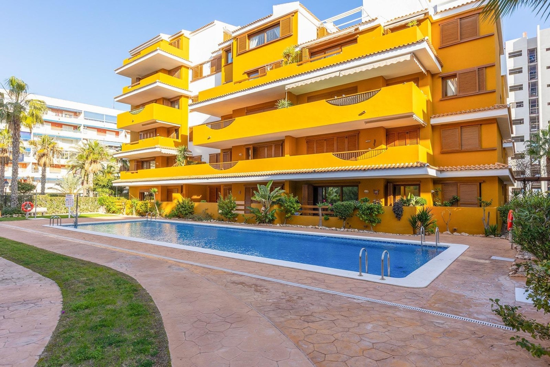 Sprzedaż - Apartament / Mieszkanie -
Torrevieja - Punta Prima