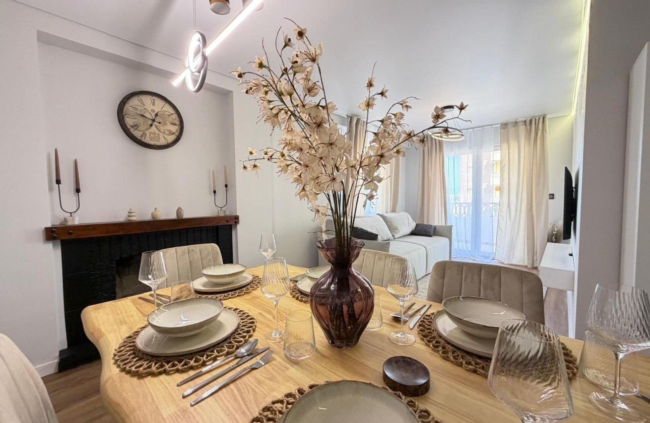 Sprzedaż - Apartament / Mieszkanie -
Torrevieja - Punta Prima