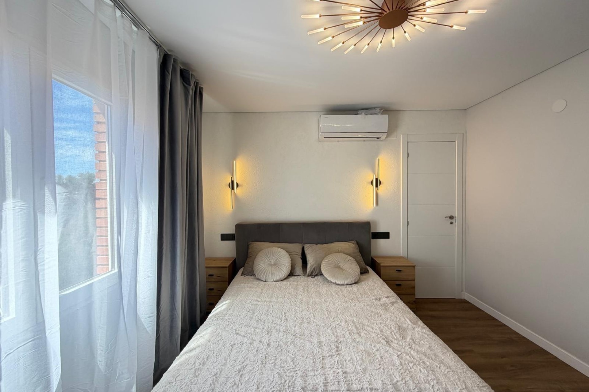 Sprzedaż - Apartament / Mieszkanie -
Torrevieja - Punta Prima