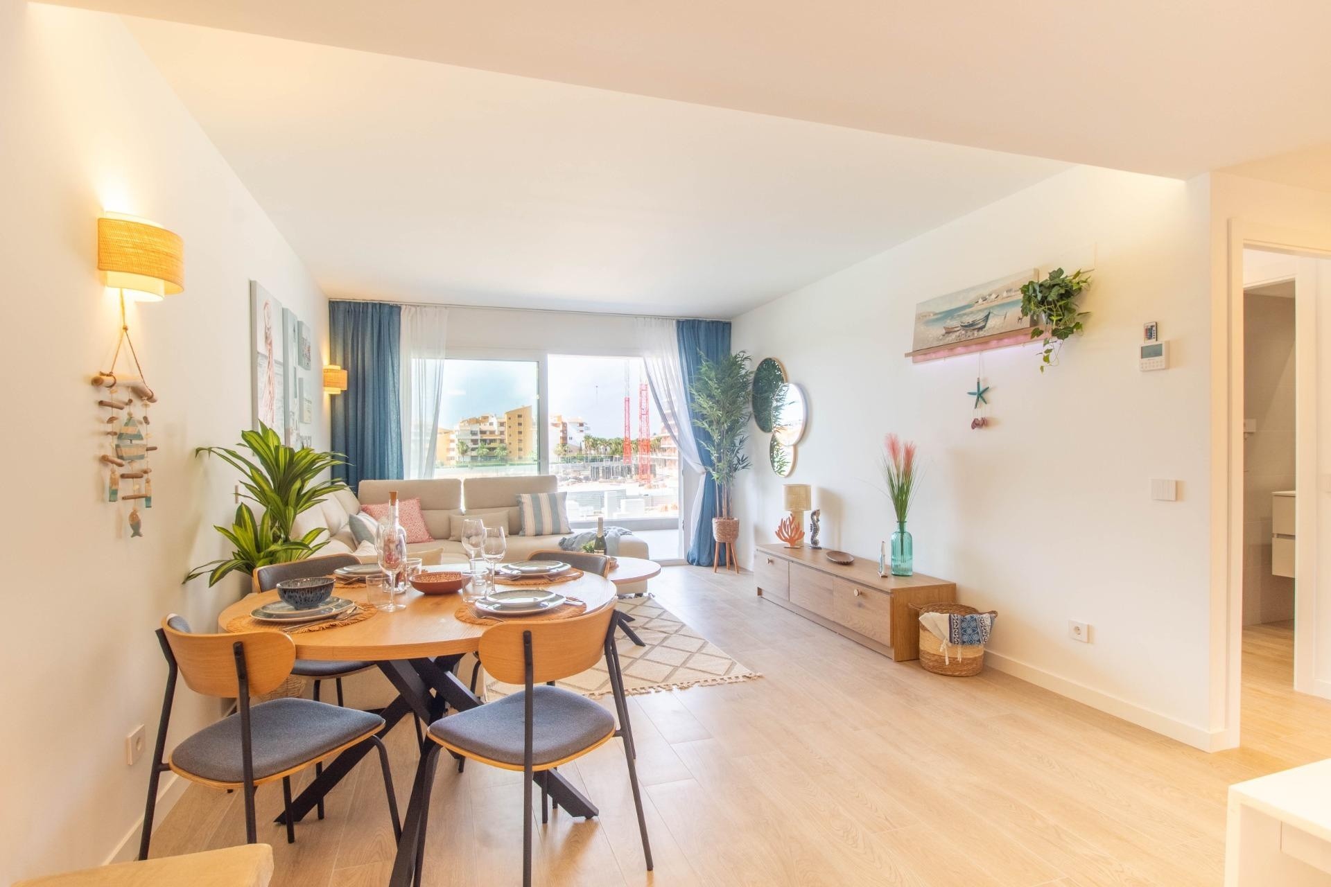 Sprzedaż - Apartament / Mieszkanie -
Torrevieja - Punta Prima