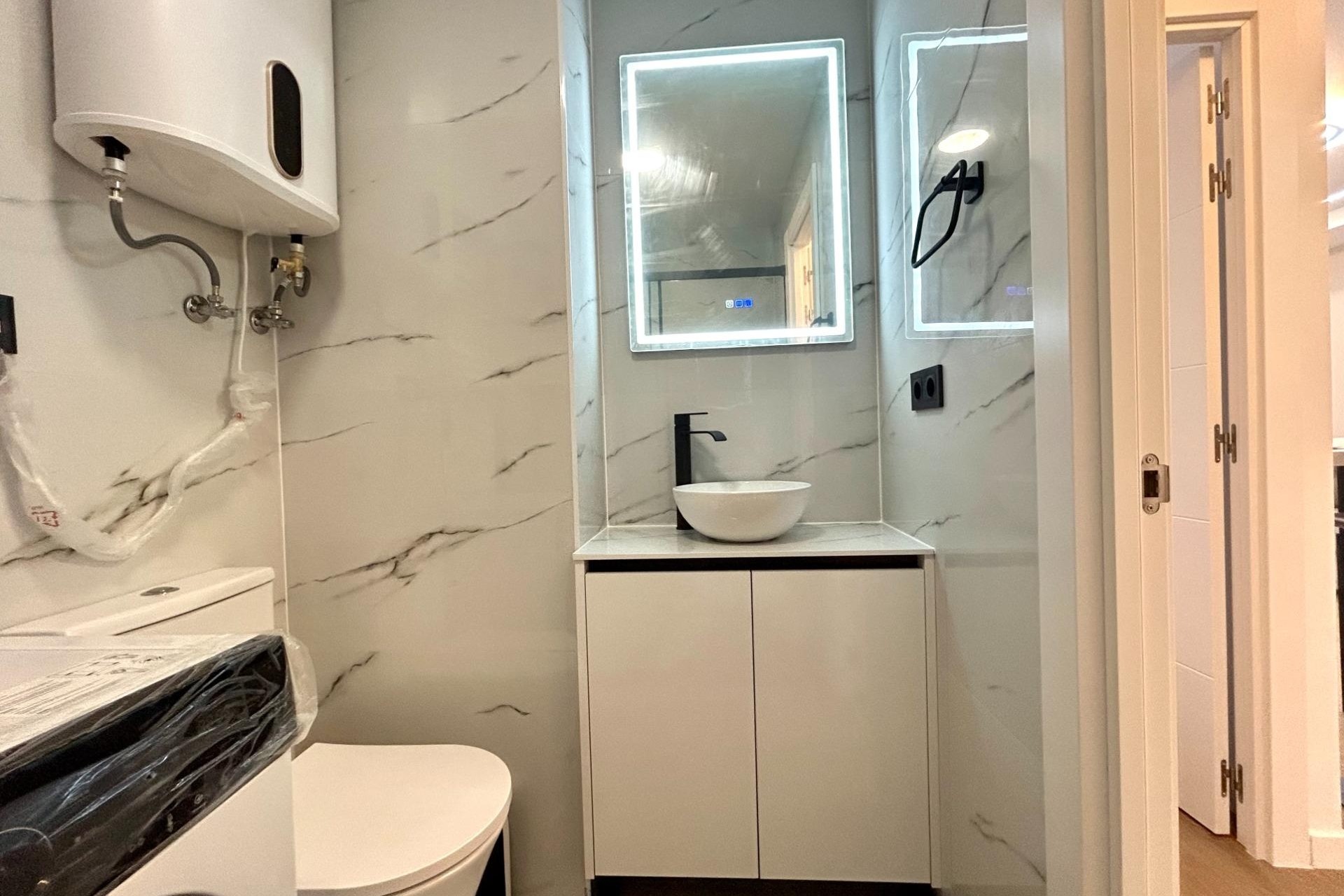 Sprzedaż - Apartament / Mieszkanie -
Torrevieja - Punta Prima