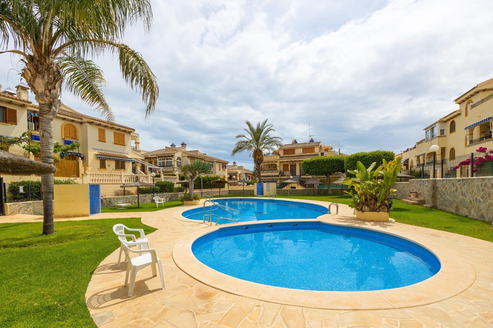 Sprzedaż - Apartament / Mieszkanie -
Torrevieja - Torre la mata