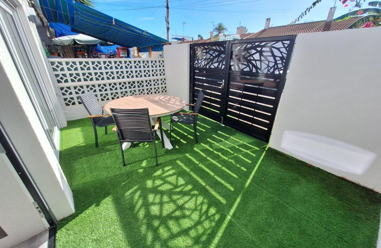 Sprzedaż - Apartament / Mieszkanie -
Torrevieja - Torretas