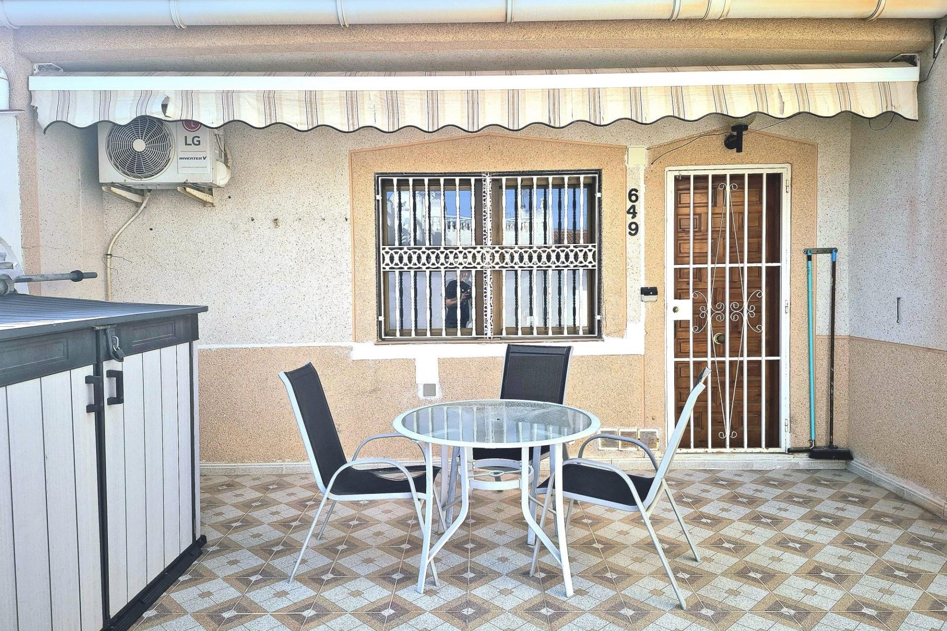 Sprzedaż - Apartament / Mieszkanie -
Torrevieja - Torretas