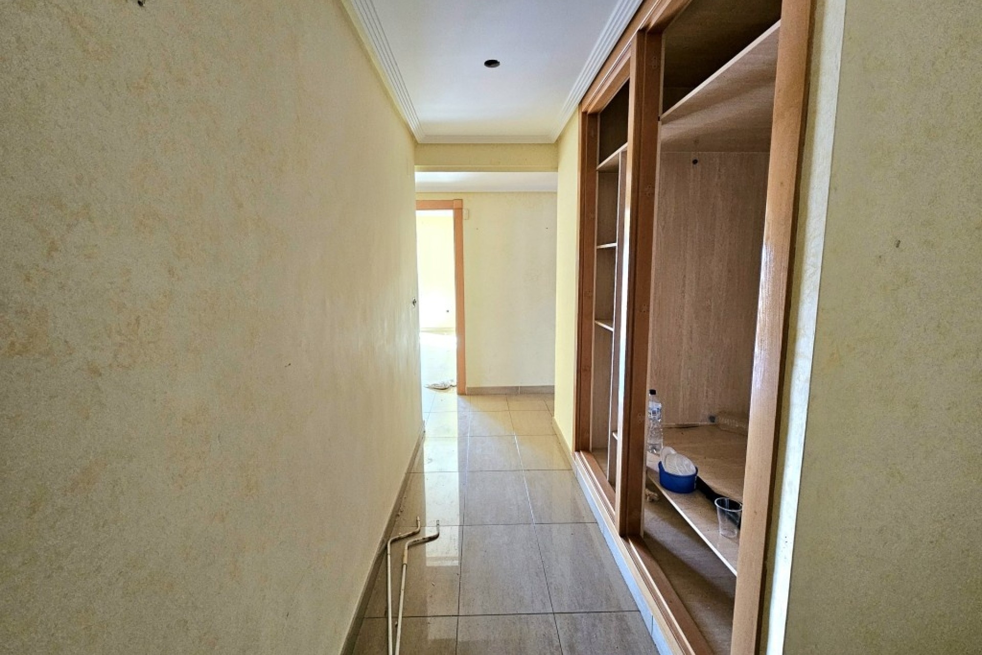 Sprzedaż - Apartament / Mieszkanie -
Torrevieja - Torrevieja Centro