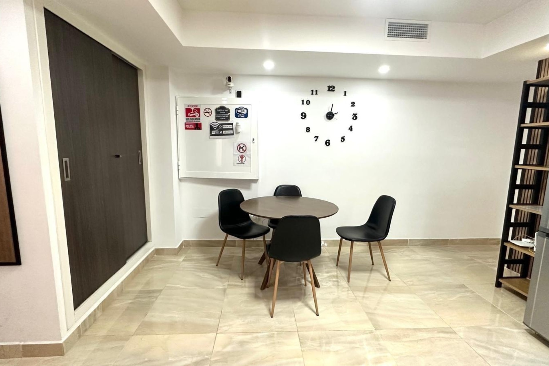 Sprzedaż - Apartament mieszkanie -
Torrevieja - torrevieja