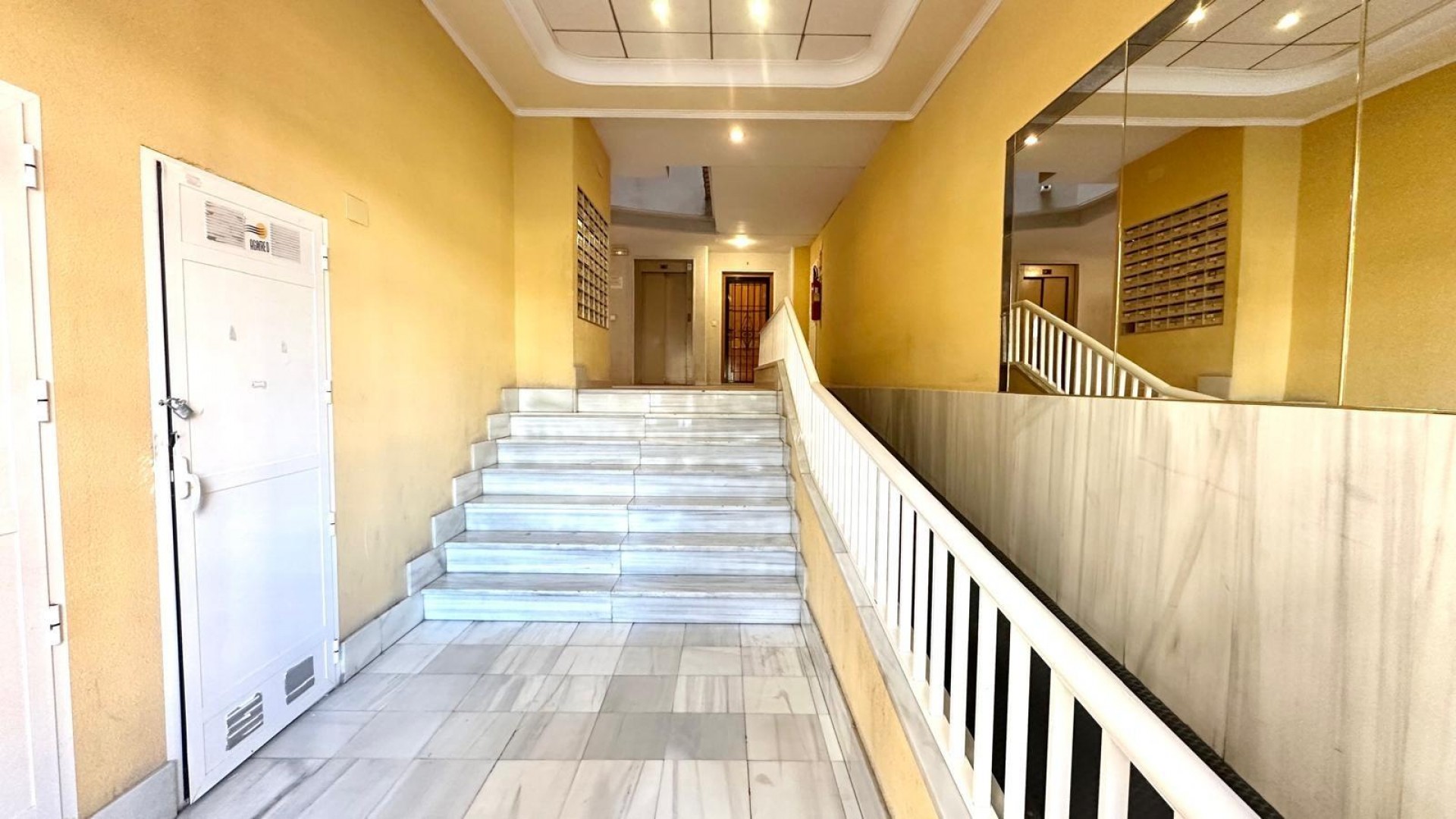 Sprzedaż - Apartament mieszkanie -
Torrevieja - torrevieja