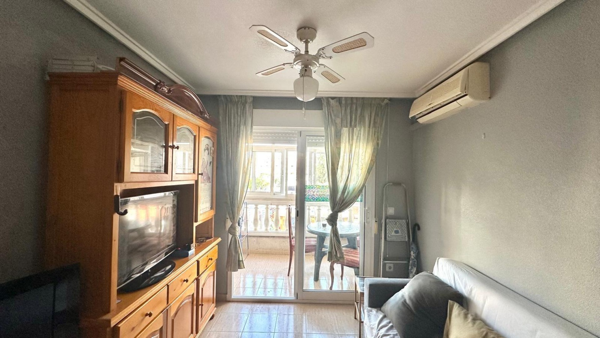 Sprzedaż - Apartament mieszkanie -
Torrevieja - torrevieja