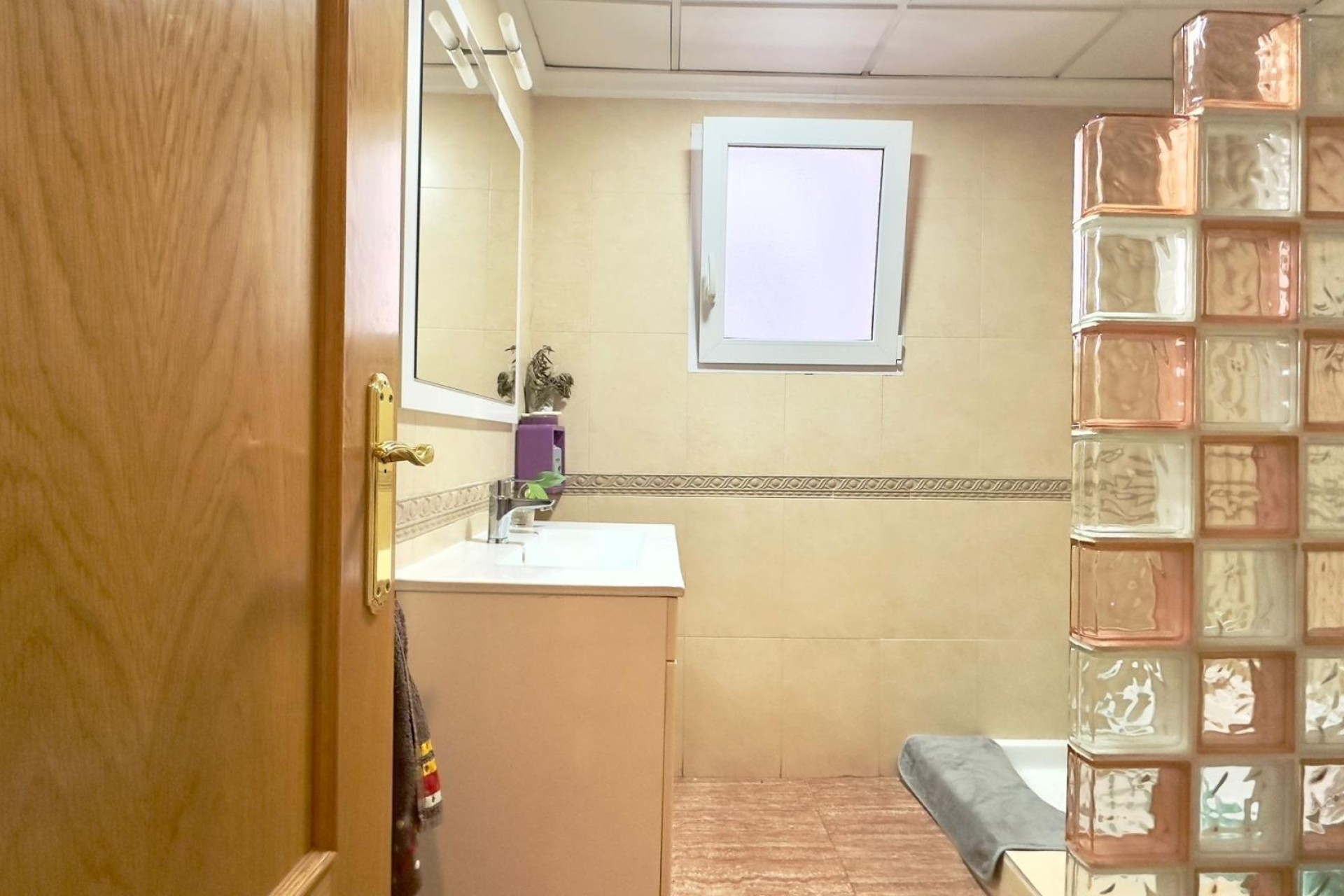 Sprzedaż - Apartament / Mieszkanie -
Torrevieja - torrevieja