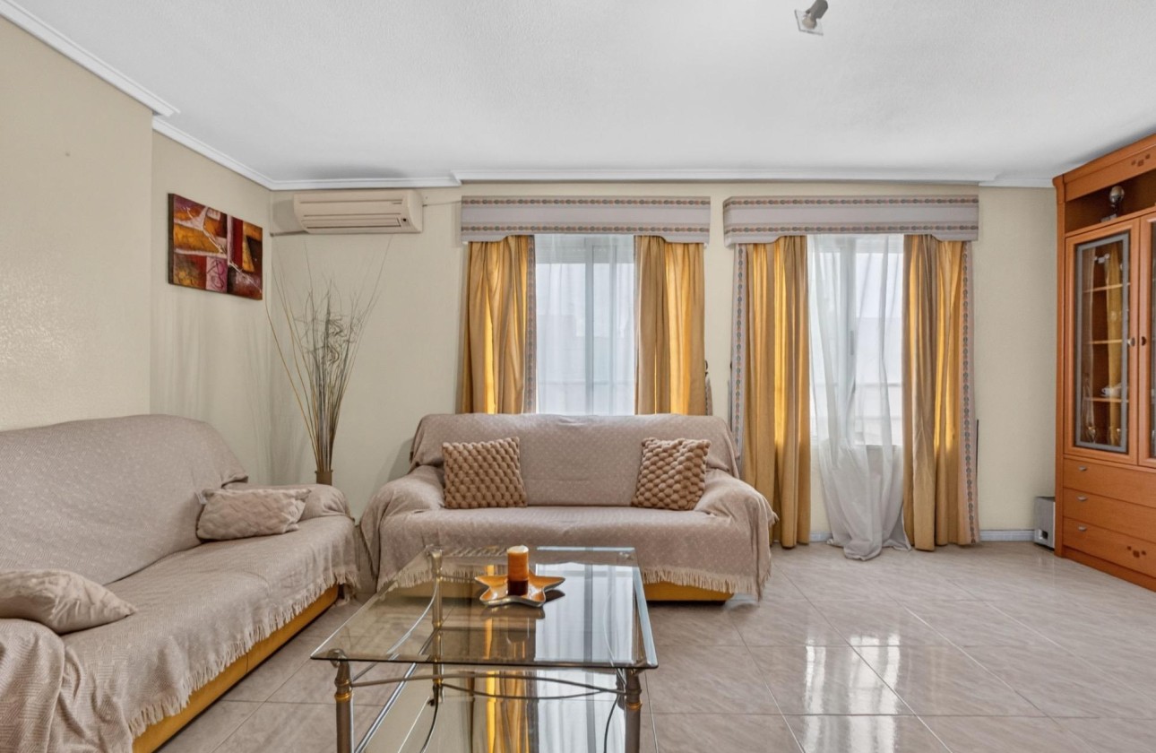 Sprzedaż - Apartament / Mieszkanie -
Torrevieja - torrevieja
