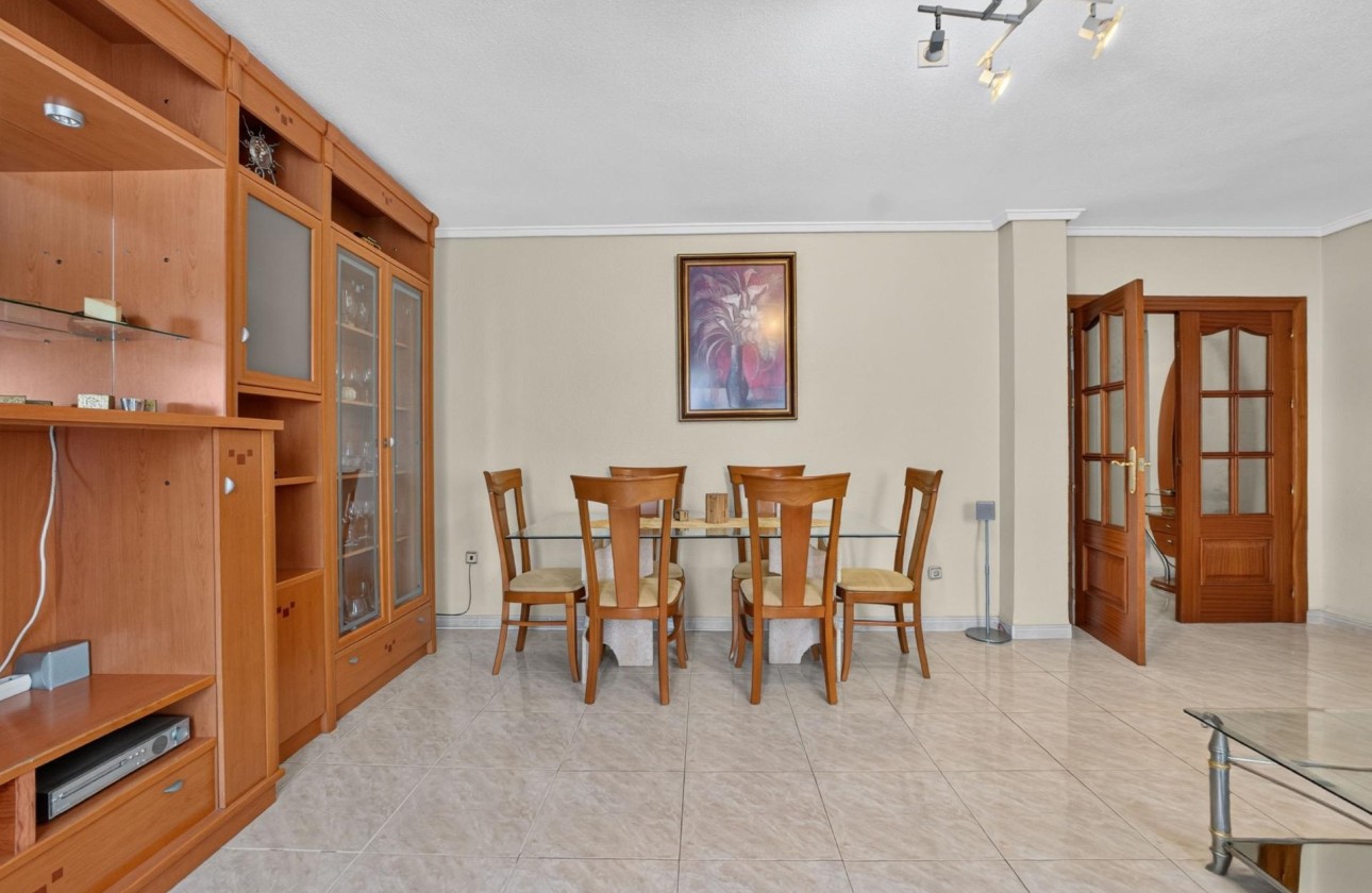 Sprzedaż - Apartament / Mieszkanie -
Torrevieja - torrevieja