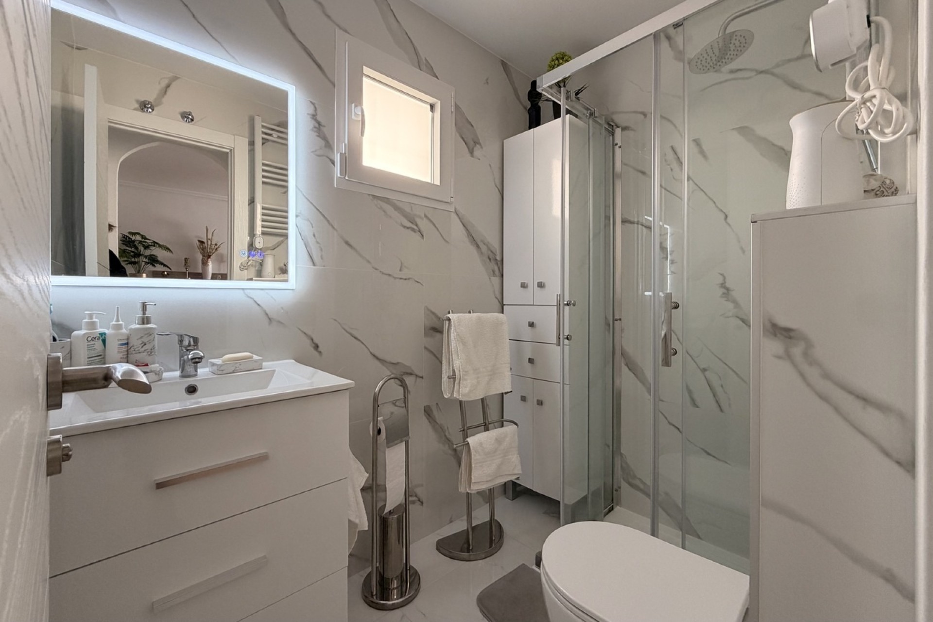 Sprzedaż - Apartament / Mieszkanie -
Torrevieja - Urb. Calas Blancas III