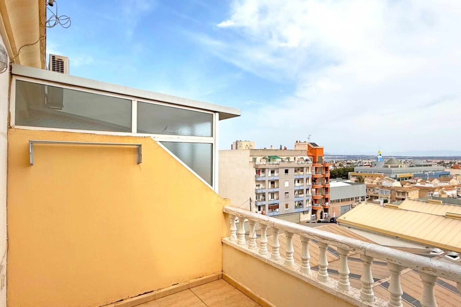Sprzedaż - Apartament / Mieszkanie -
Torrevieja