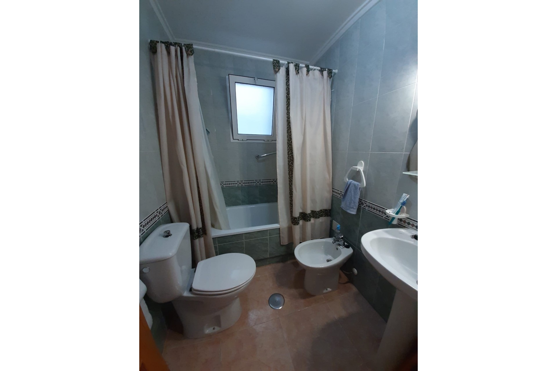 Sprzedaż - Apartament / Mieszkanie -
Torrevieja