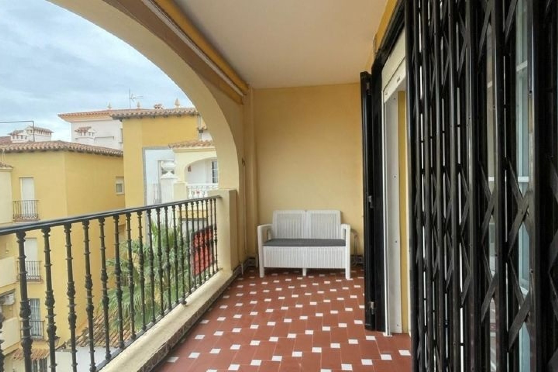 Sprzedaż - Apartament / Mieszkanie -
Torrevieja