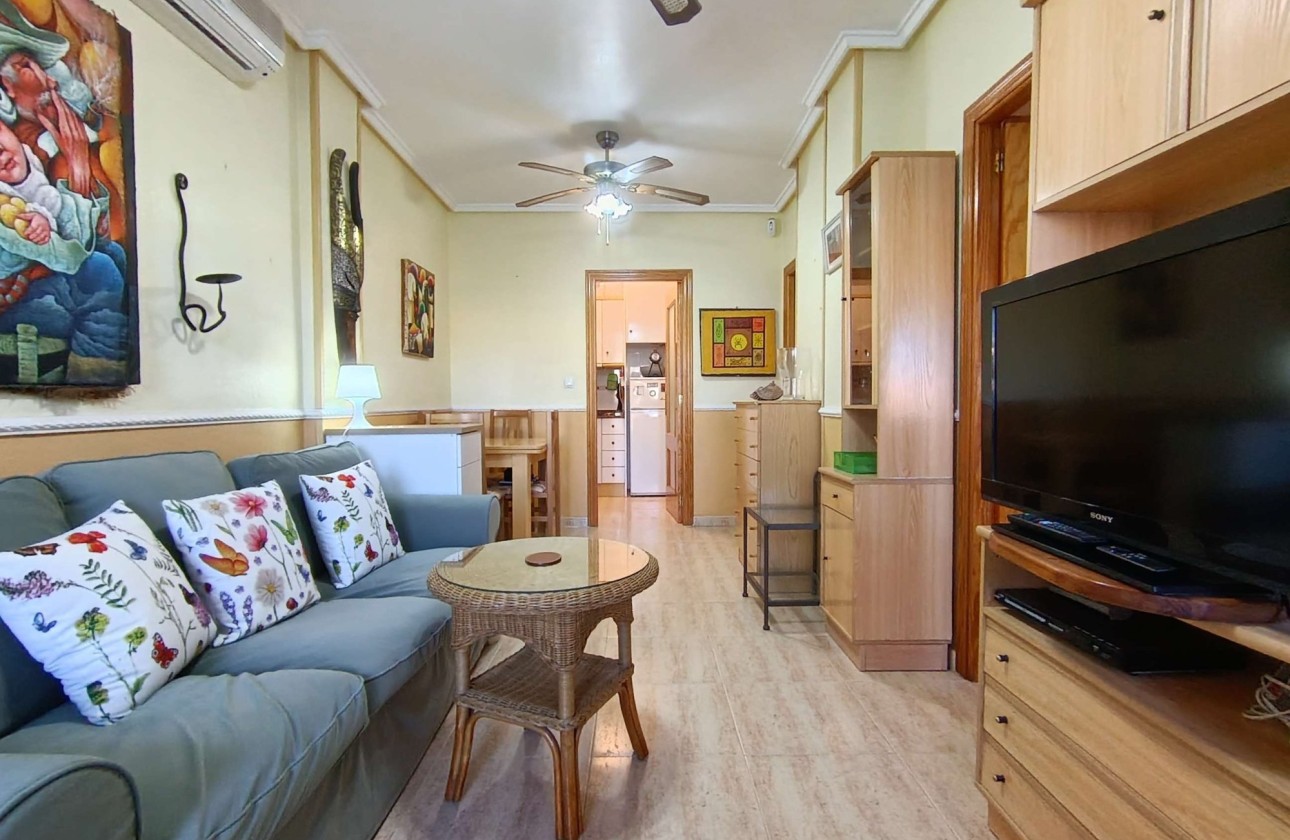 Sprzedaż - Apartament / Mieszkanie -
Torrevieja