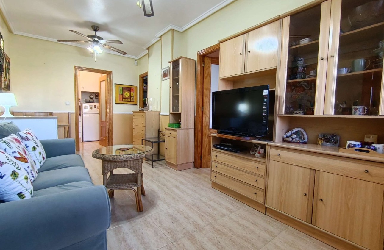 Sprzedaż - Apartament / Mieszkanie -
Torrevieja