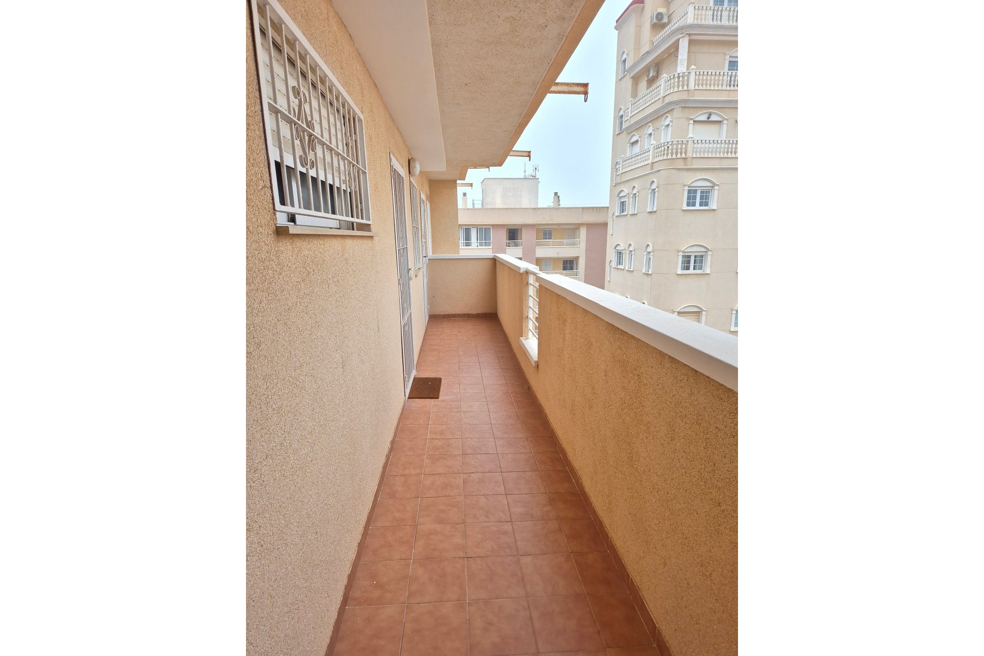 Sprzedaż - Apartament / Mieszkanie -
Torrevieja
