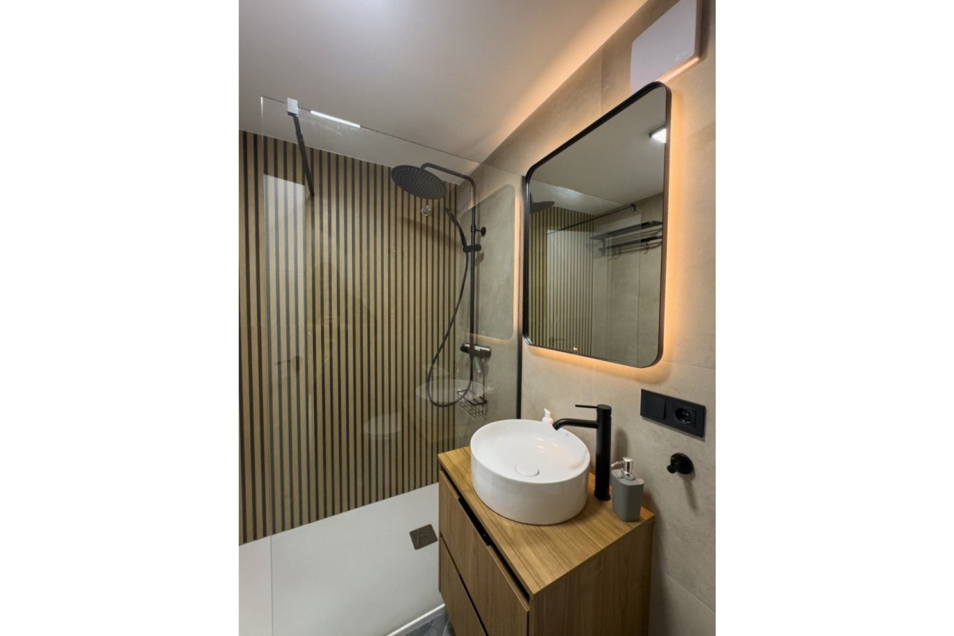 Sprzedaż - Apartament / Mieszkanie -
Torrevieja