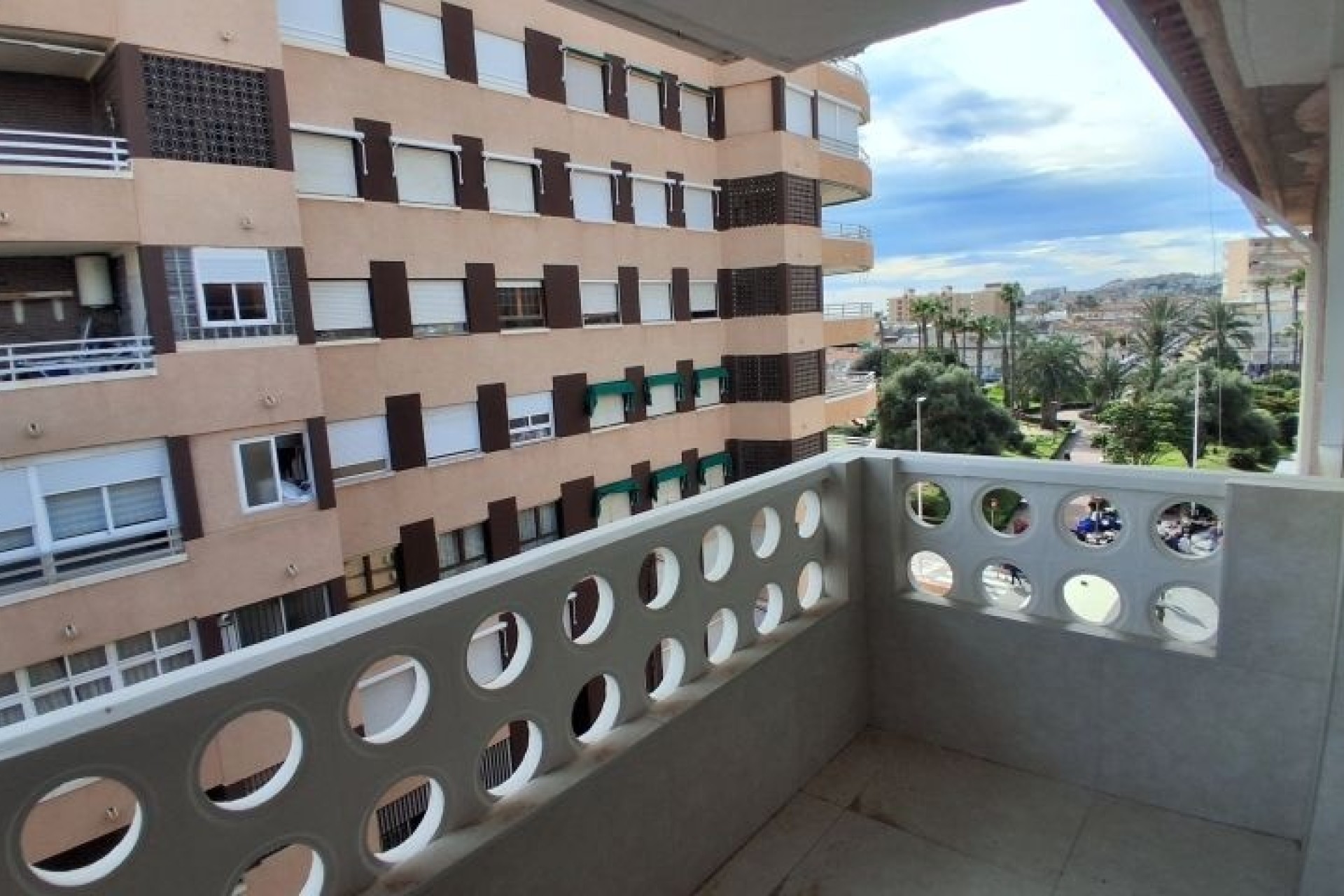 Sprzedaż - Apartament / Mieszkanie -
Torrevieja