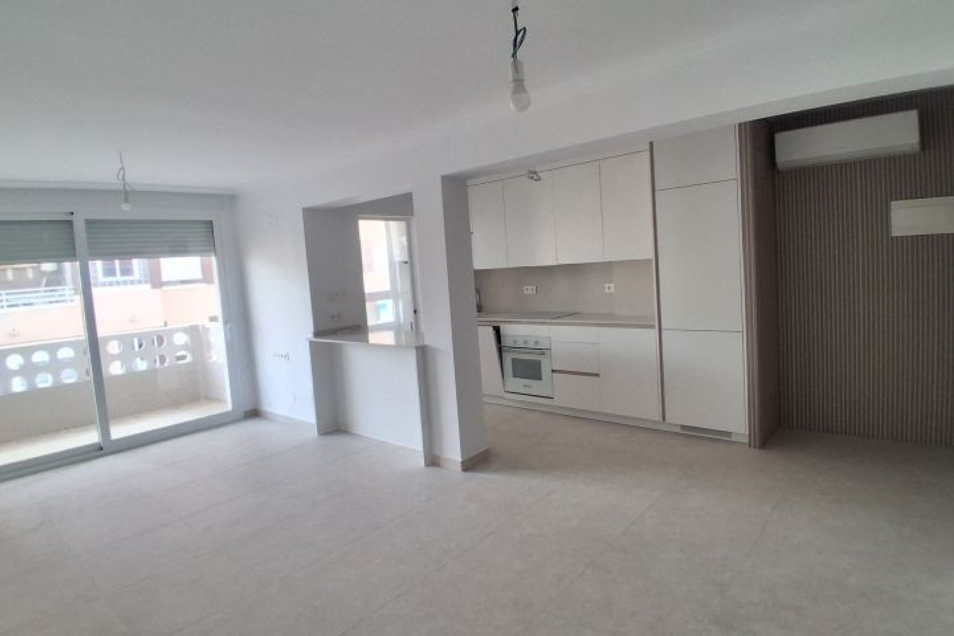 Sprzedaż - Apartament / Mieszkanie -
Torrevieja