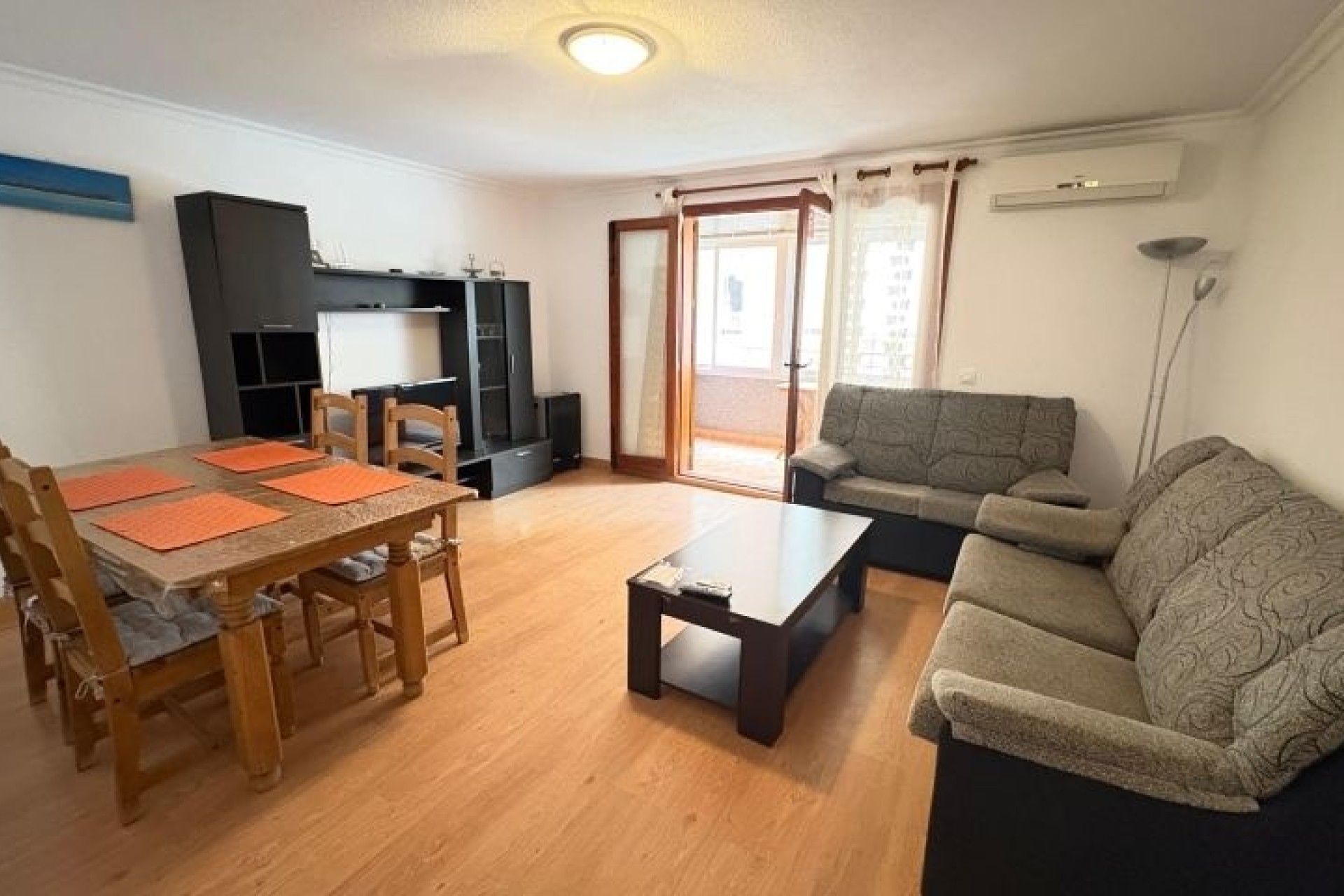 Sprzedaż - Apartament / Mieszkanie -
Torrevieja