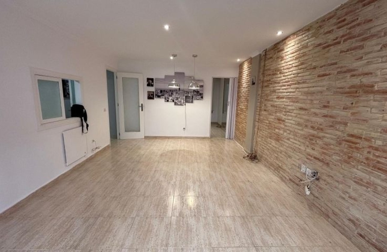 Sprzedaż - Apartament / Mieszkanie -
Torrevieja